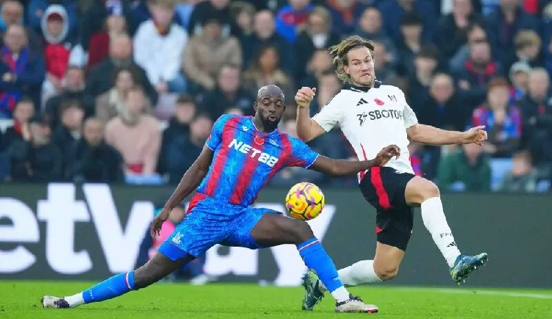 Crystal Palace và Fulham dốc lực lượng trong cuộc đối đầu tranh 3 điểm