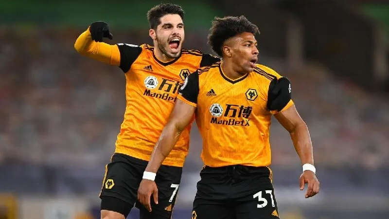 Wolverhampton trung thành với sơ đồ tuyến dưới